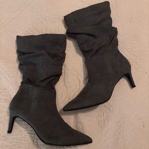 NWOB Alfani Lissa Faux Suede Light Gray Slouchy Women's Boots -Sz 9.5